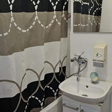 Oddzielny We Wspolnym Mieszkaniu Homestay