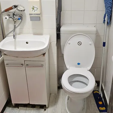 Homestay Oddzielny We Wspolnym Mieszkaniu *