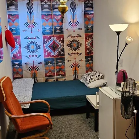 Homestay Oddzielny We Wspolnym Mieszkaniu *